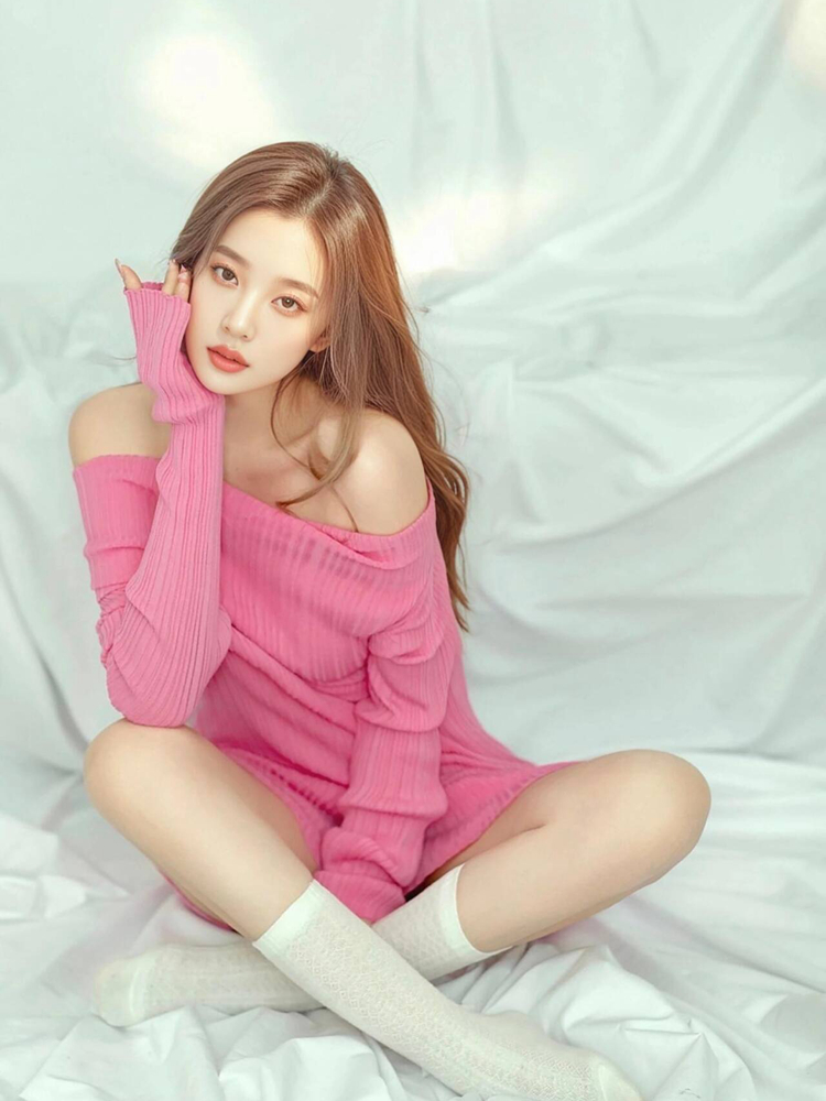 2026 New Pink Sweet Girl Artis - Lighting In Photography Studio 리뷰 및 가격